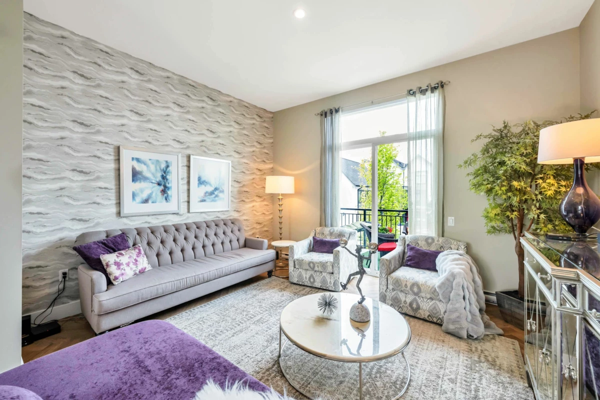 Living Room Photo of 3 17555 57a Avenue, Surrey, BC