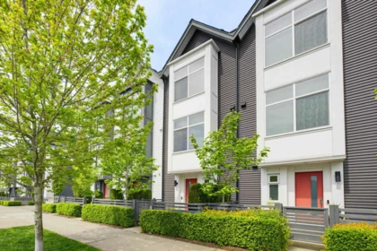Garden / Landscaping Photo of 3 17555 57a Avenue, Surrey, BC