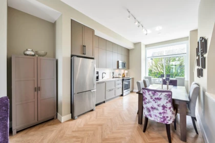 Kitchen Island Photo of 3 17555 57a Avenue, Surrey, BC
