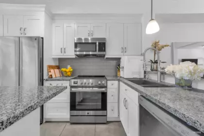 Kitchen Island Photo of 33 1299 Coast Meridian Road, Coquitlam, BC