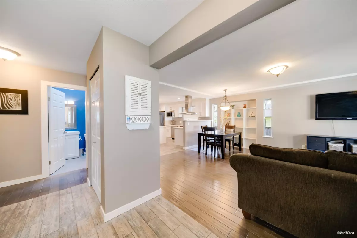 Family Room Photo of 6034 174 Street, Surrey, BC