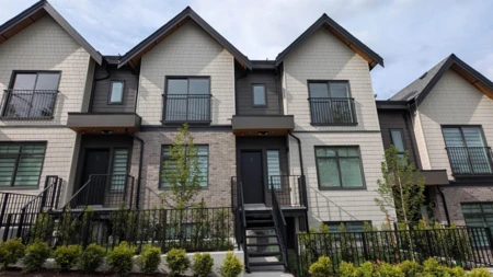 Hot Tub / Spa Photo of 7 339 Keary Street, New Westminster, BC