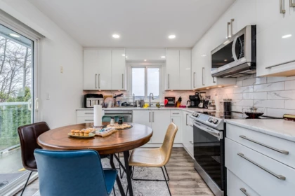 Breakfast Nook Photo of 11390 Harrison Street, Maple Ridge, BC