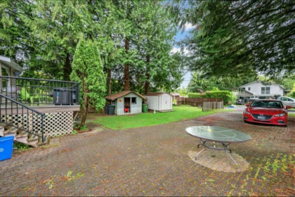 Front Yard Photo of 1095 E 29th Street, North Vancouver, BC