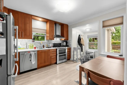 Kitchen Photo of 1095 E 29th Street, North Vancouver, BC