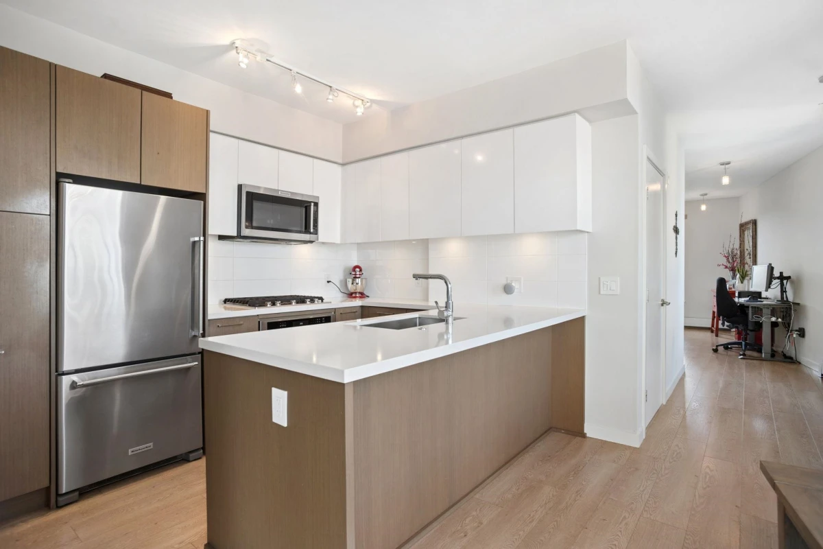 Primary Bathroom Photo of 613 417 Great Northern Way, Vancouver, BC