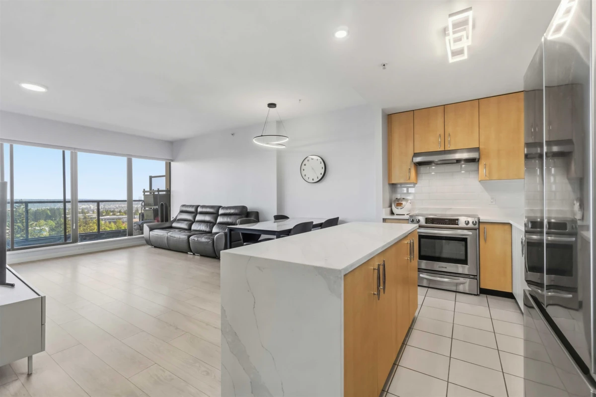 Family Room Photo of 1407 7388 Sandborne Avenue, Burnaby, BC
