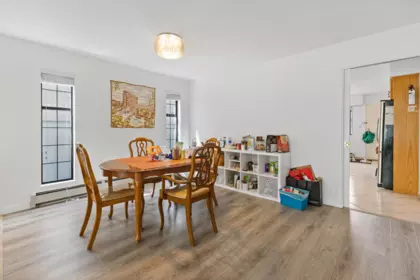 Kitchen Island Photo of 189 W 46th Avenue, Vancouver, BC