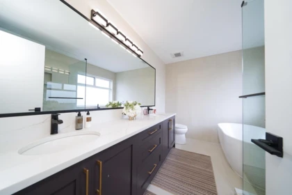 Powder Room Photo of 4643 Bond Street, Burnaby, BC