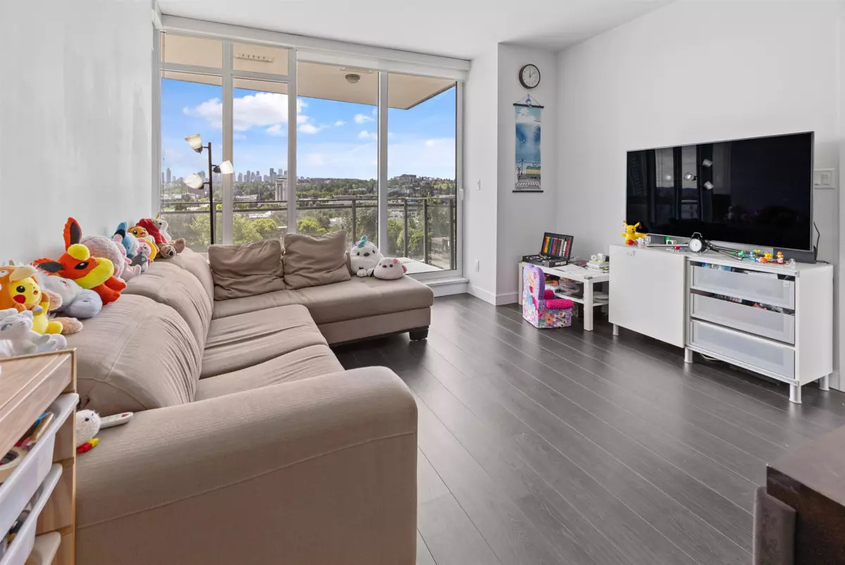 Family Room Photo of 607 2085 Skyline Court, Burnaby, BC