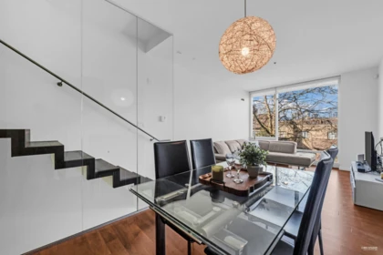 Kitchen Island Photo of 2 850 W 8th Avenue, Vancouver, BC
