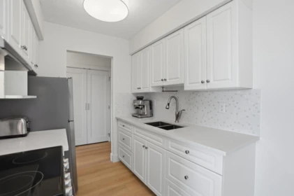 Mudroom Photo of 314 1345 Chesterfield Avenue, North Vancouver, BC