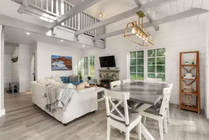 Kitchen Island Photo of 6129 Sechelt Inlet Road, Sechelt, BC