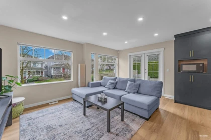 Kitchen Island Photo of 21 15188 62a Avenue, Surrey, BC