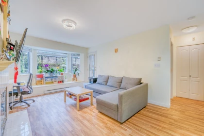 207 3738 Norfolk Street, Burnaby, BC, Burnaby — Apartment/Condo for sale