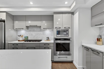 205 1160 Oxford Street, Surrey, BC, Surrey — Apartment/Condo for sale