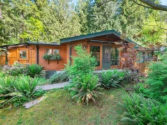 8626 Redrooffs Road, Halfmoon Bay, BC