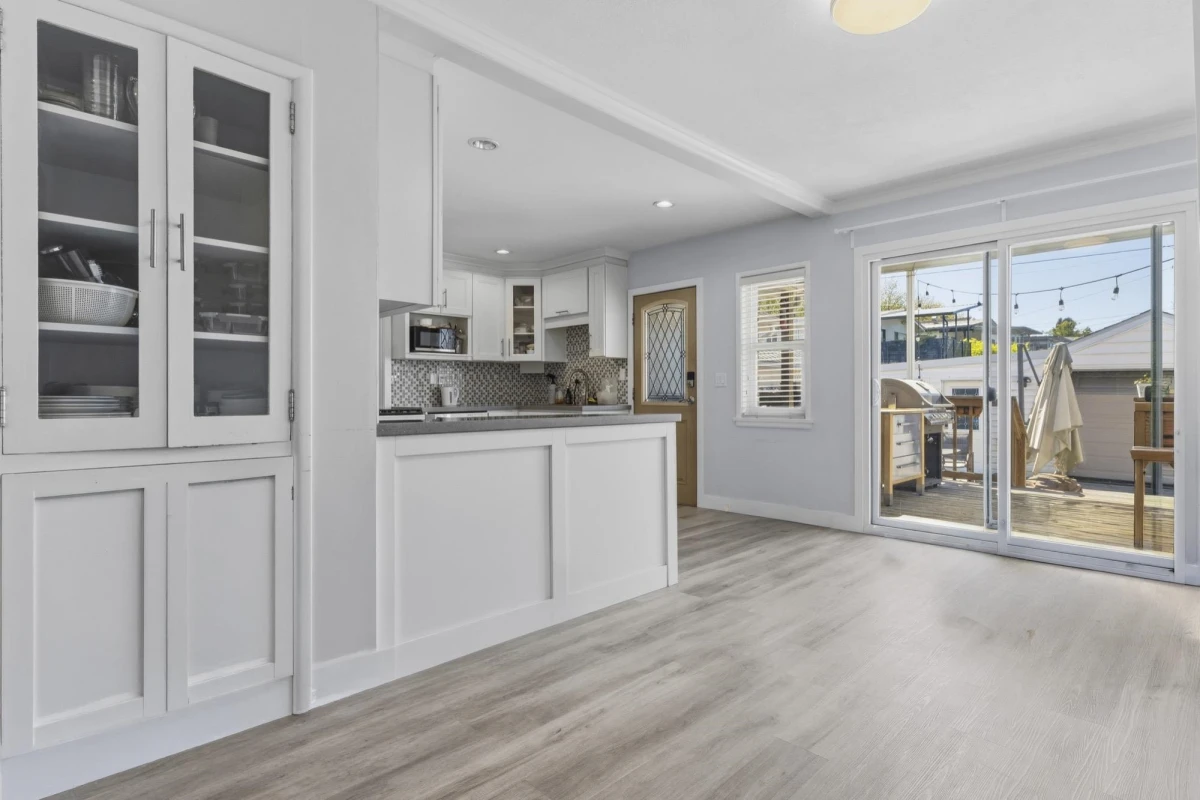 Dining Area Photo of 45 Renfrew Street, Vancouver, BC