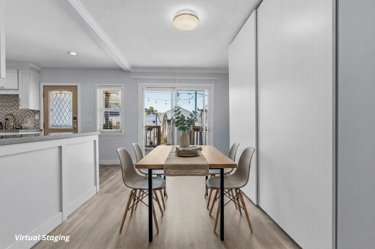 Family Room Photo of 45 Renfrew Street, Vancouver, BC