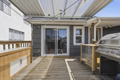 Mudroom Photo of 45 Renfrew Street, Vancouver, BC