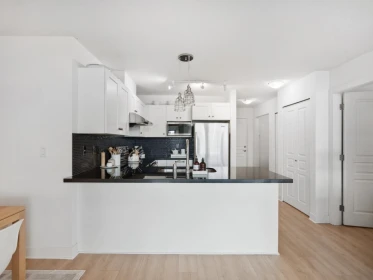 Walk-In Closet Photo of 414 738 E 29th Avenue, Vancouver, BC
