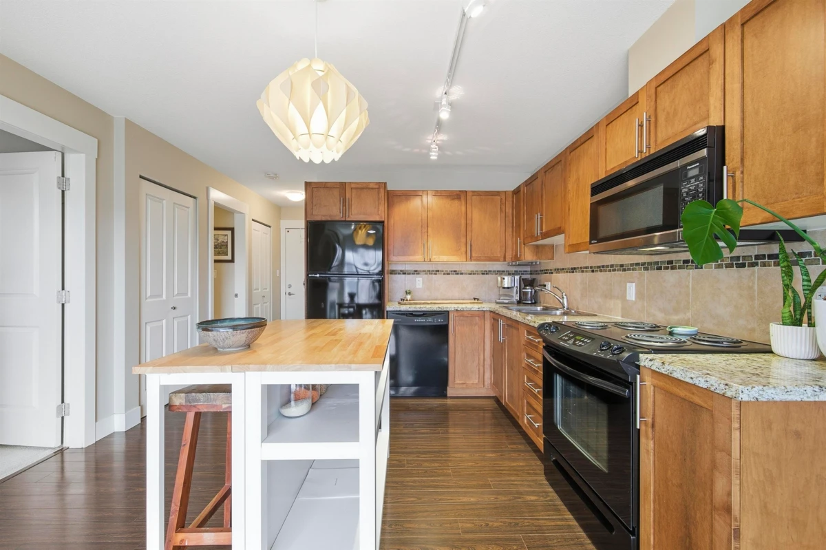 Family Room Photo of 319 1211 Village Green Way, Squamish, BC