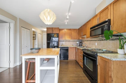 319 1211 Village Green Way, Squamish, BC, Squamish — Apartment/Condo for sale