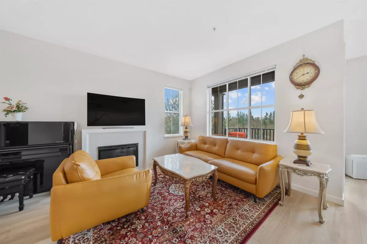 Dining Area Photo of 17 11176 Gilker Hill Road, Maple Ridge, BC