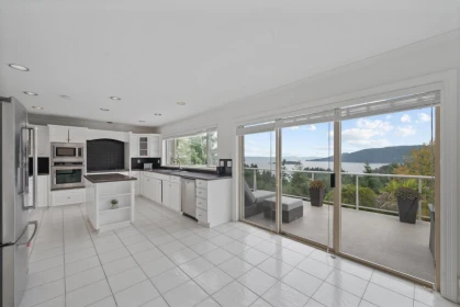 Hallway Photo of 5532 Westhaven Road, West Vancouver, BC