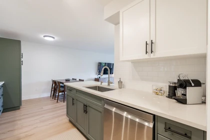 302 1200 Pacific Street, Coquitlam, BC, Coquitlam — Apartment/Condo for sale