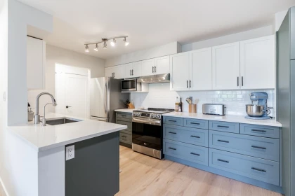 302 1200 Pacific Street, Coquitlam, BC, Coquitlam — Apartment/Condo for sale