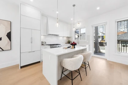 531 W 61st Avenue, Vancouver, BC, Vancouver — Half Duplex for sale