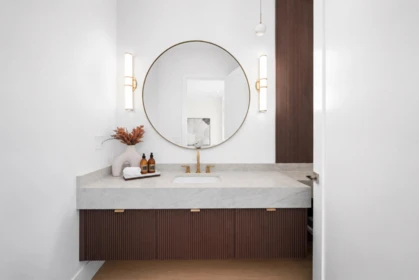 Guest Bathroom Photo of 531 W 61st Avenue, Vancouver, BC