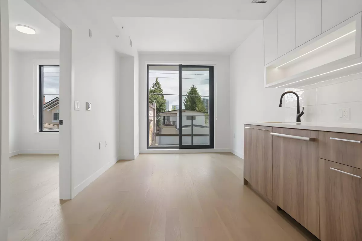 Dining Area Photo of 202 8398 Oak Street, Vancouver, BC