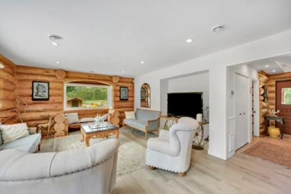 Garage Interior Photo of 22050 136 Avenue, Maple Ridge, BC