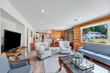 Staircase Photo of 22050 136 Avenue, Maple Ridge, BC