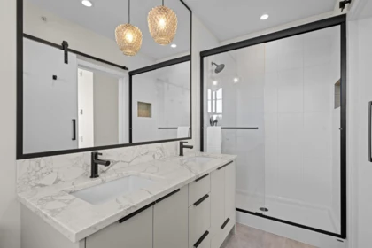 Guest Bathroom Photo of 415 555 Foster Avenue, Coquitlam, BC