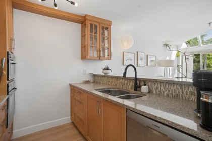 Breakfast Nook Photo of 408 2020 W 8th Avenue, Vancouver, BC