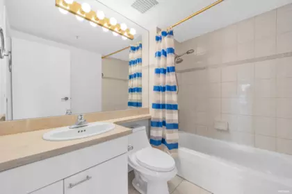 Laundry Room Photo of 507 388 Drake Street, Vancouver, BC
