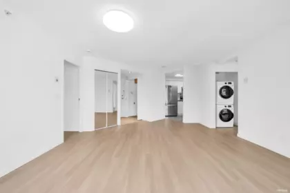 Powder Room Photo of 507 388 Drake Street, Vancouver, BC