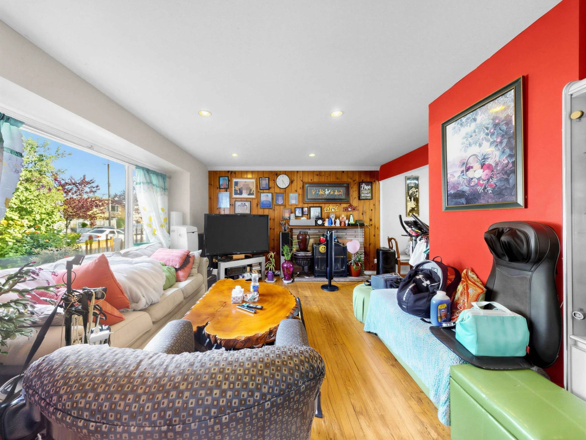 Family Room Photo of 5033 Killarney Street, Vancouver, BC