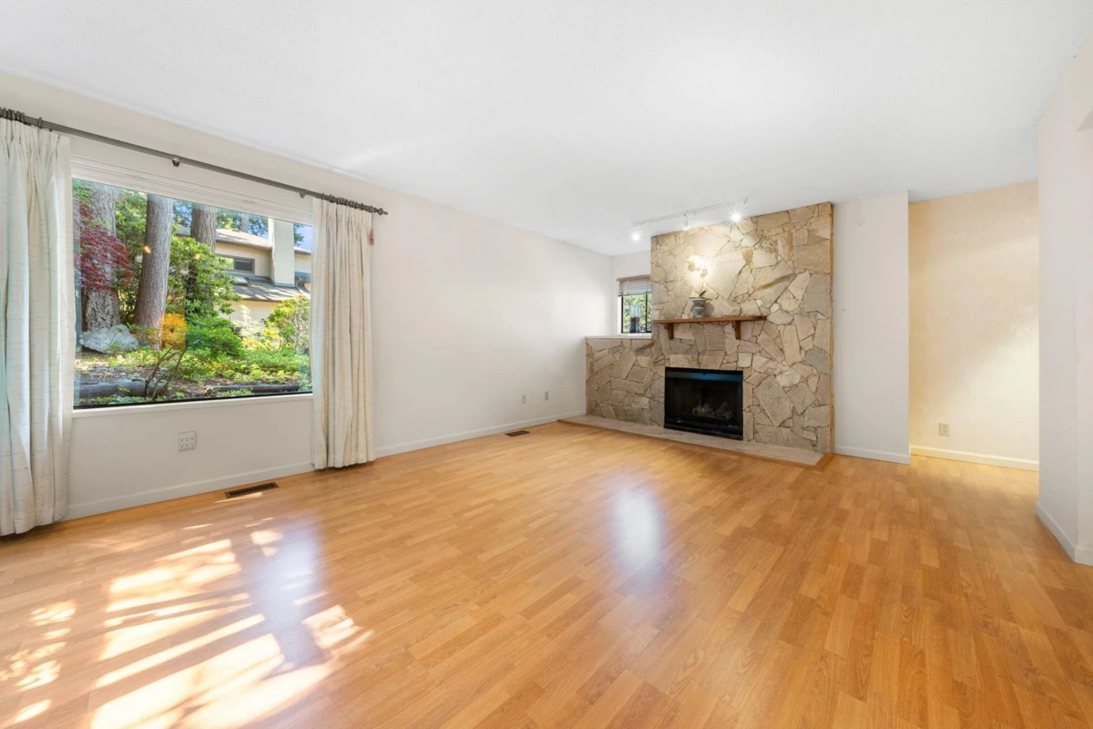 Family Room Photo of 104 12749 16 Avenue, Surrey, BC