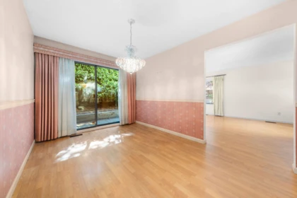 Breakfast Nook Photo of 104 12749 16 Avenue, Surrey, BC