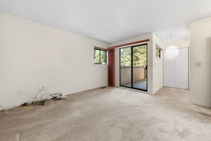 Laundry Room Photo of 104 12749 16 Avenue, Surrey, BC