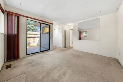 Mudroom Photo of 104 12749 16 Avenue, Surrey, BC