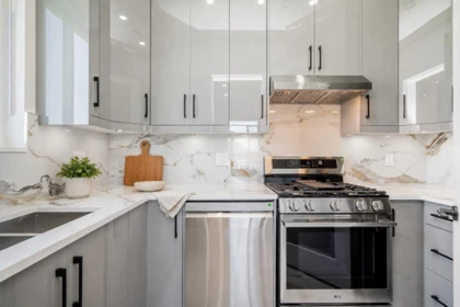 Kitchen Photo of 13977 60a Avenue, Surrey, BC