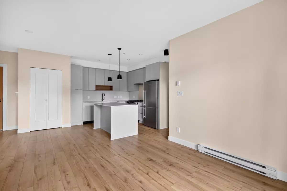 Family Room Photo of 213 2493 Montrose Avenue, Abbotsford, BC