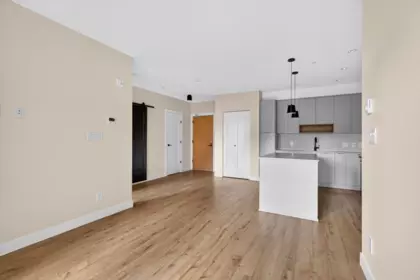 213 2493 Montrose Avenue, Abbotsford, BC, Abbotsford — Apartment/Condo for sale