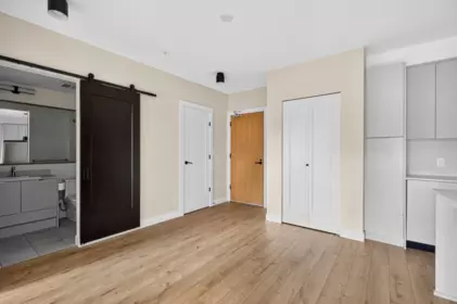 Primary Bedroom Photo of 213 2493 Montrose Avenue, Abbotsford, BC