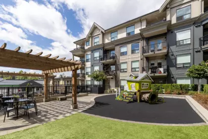 Swimming Pool Photo of 213 2493 Montrose Avenue, Abbotsford, BC